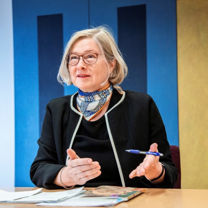 Det går att kombinera toppforskning med att värna om det svenska, säger Åbo Akademis nya rektor.